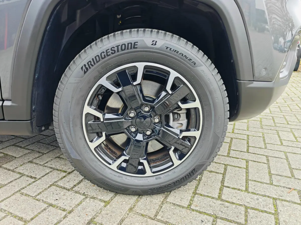 4xe 240 Plug-in Hybrid Electric Trailhawk