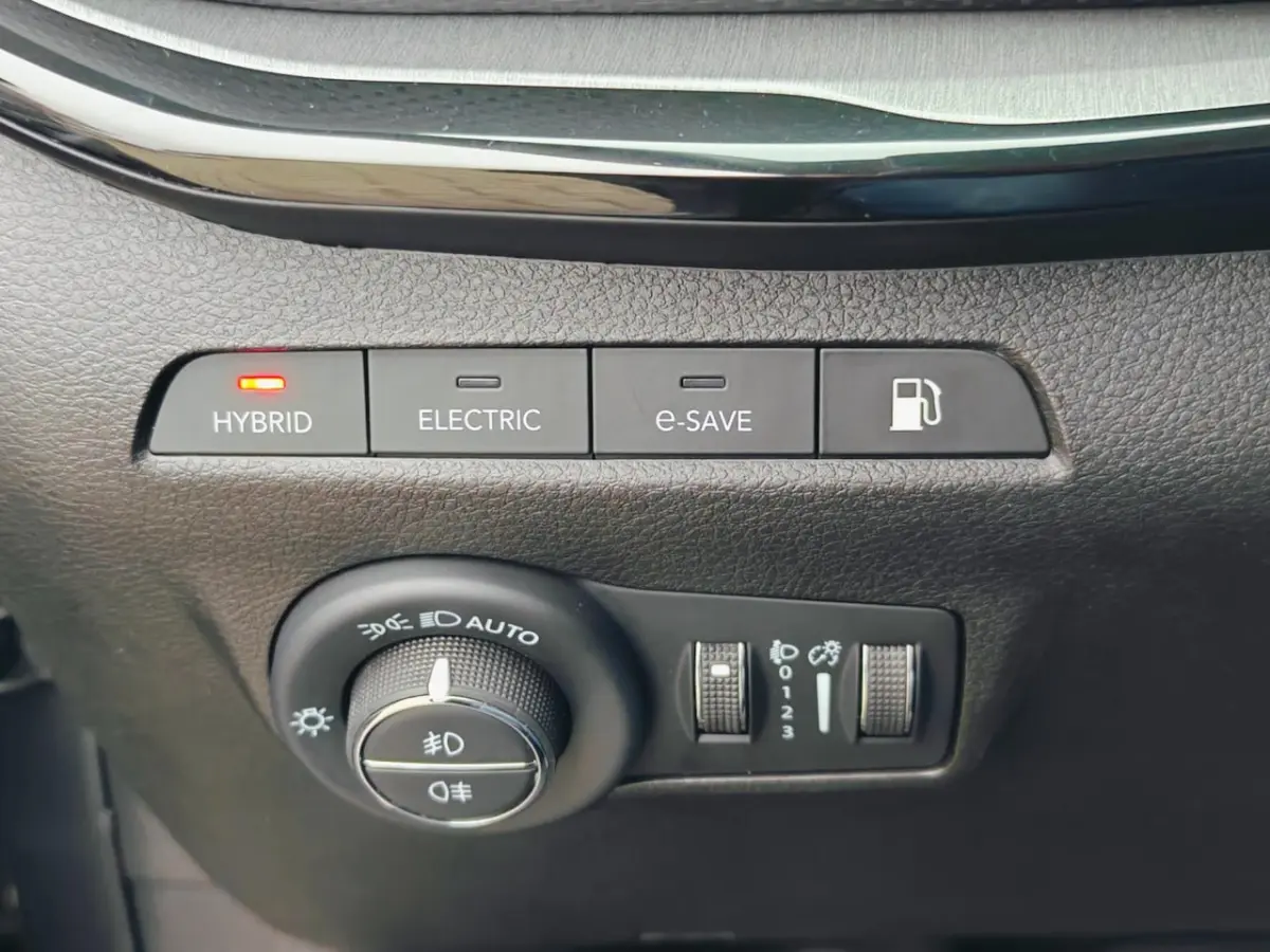 4xe 240 Plug-in Hybrid Electric Trailhawk