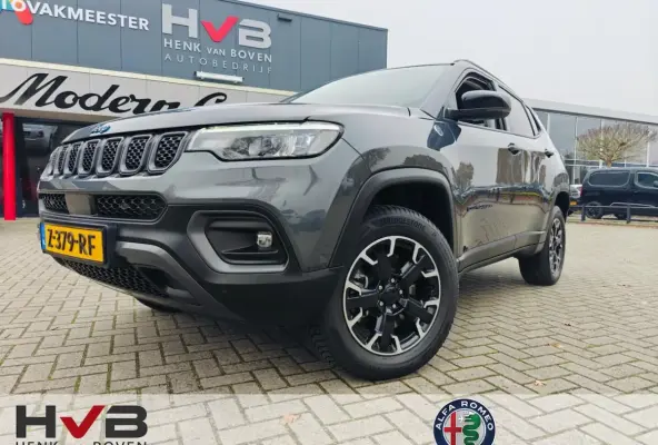 4xe 240 Plug-in Hybrid Electric Trailhawk