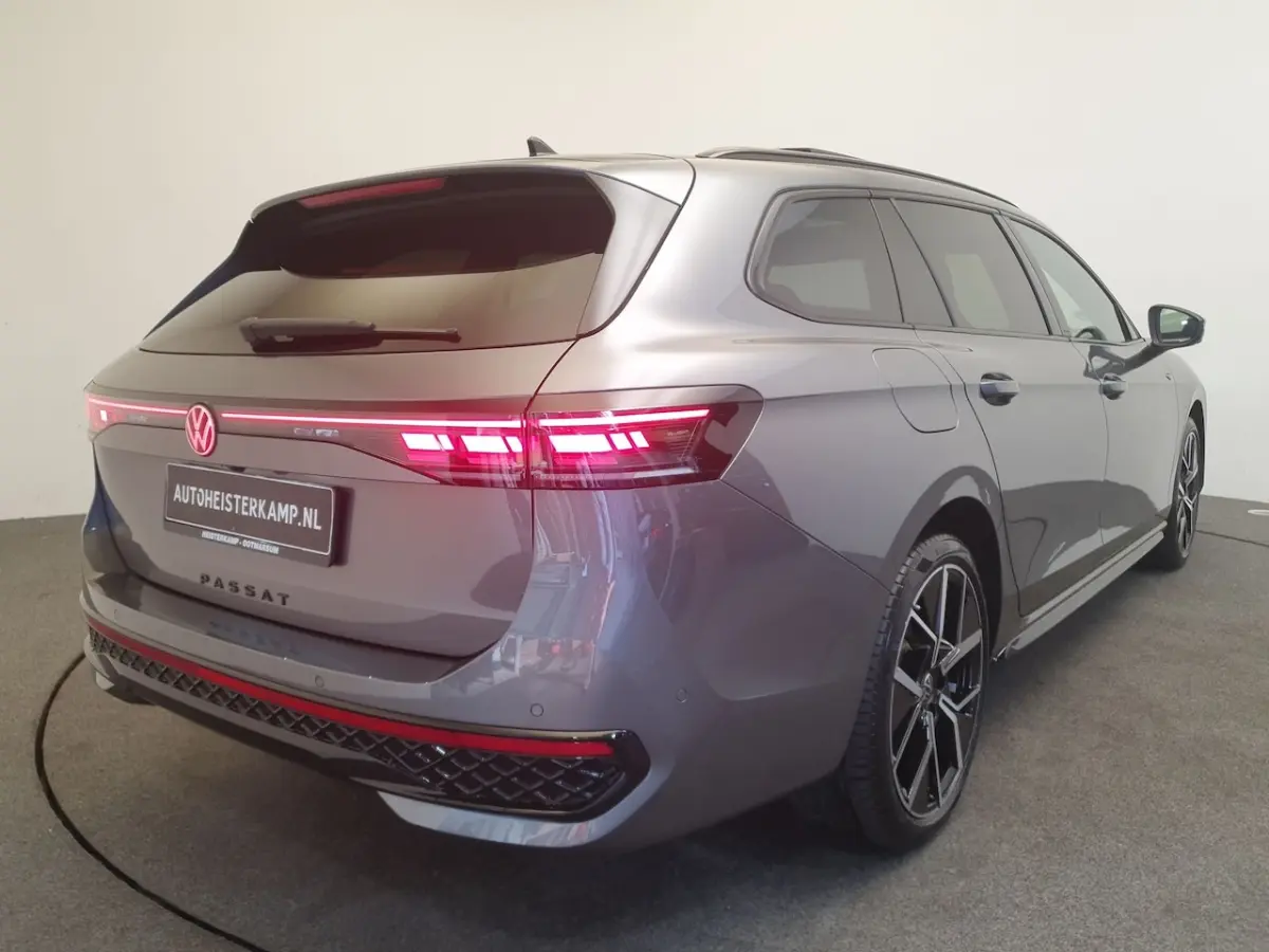 1.5 eHybrid 272pk DSG/AUT R-Line Wegklapbare trekhaak, Harman/Kardon, Leder, Pano
