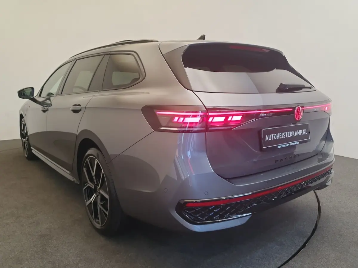 1.5 eHybrid 272pk DSG/AUT R-Line Wegklapbare trekhaak, Harman/Kardon, Leder, Pano