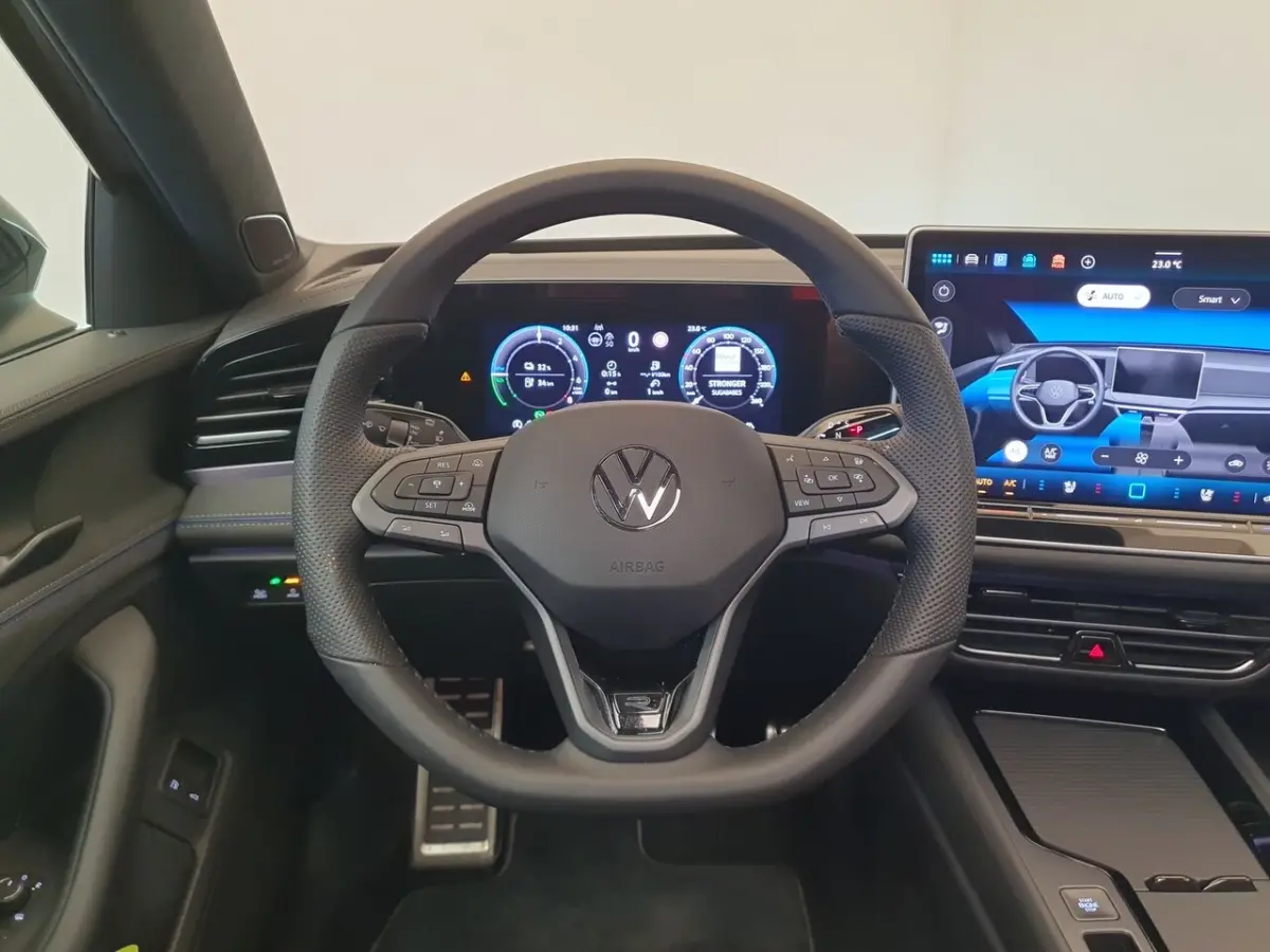 1.5 eHybrid 272pk DSG/AUT R-Line Wegklapbare trekhaak, Harman/Kardon, Leder, Pano
