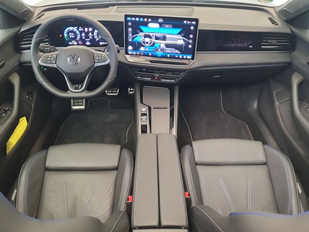 1.5 eHybrid 272pk DSG/AUT R-Line Wegklapbare trekhaak, Harman/Kardon, Leder, Pano