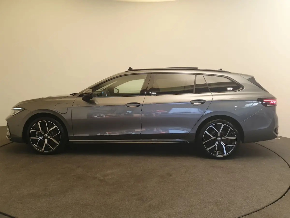1.5 eHybrid 272pk DSG/AUT R-Line Wegklapbare trekhaak, Harman/Kardon, Leder, Pano