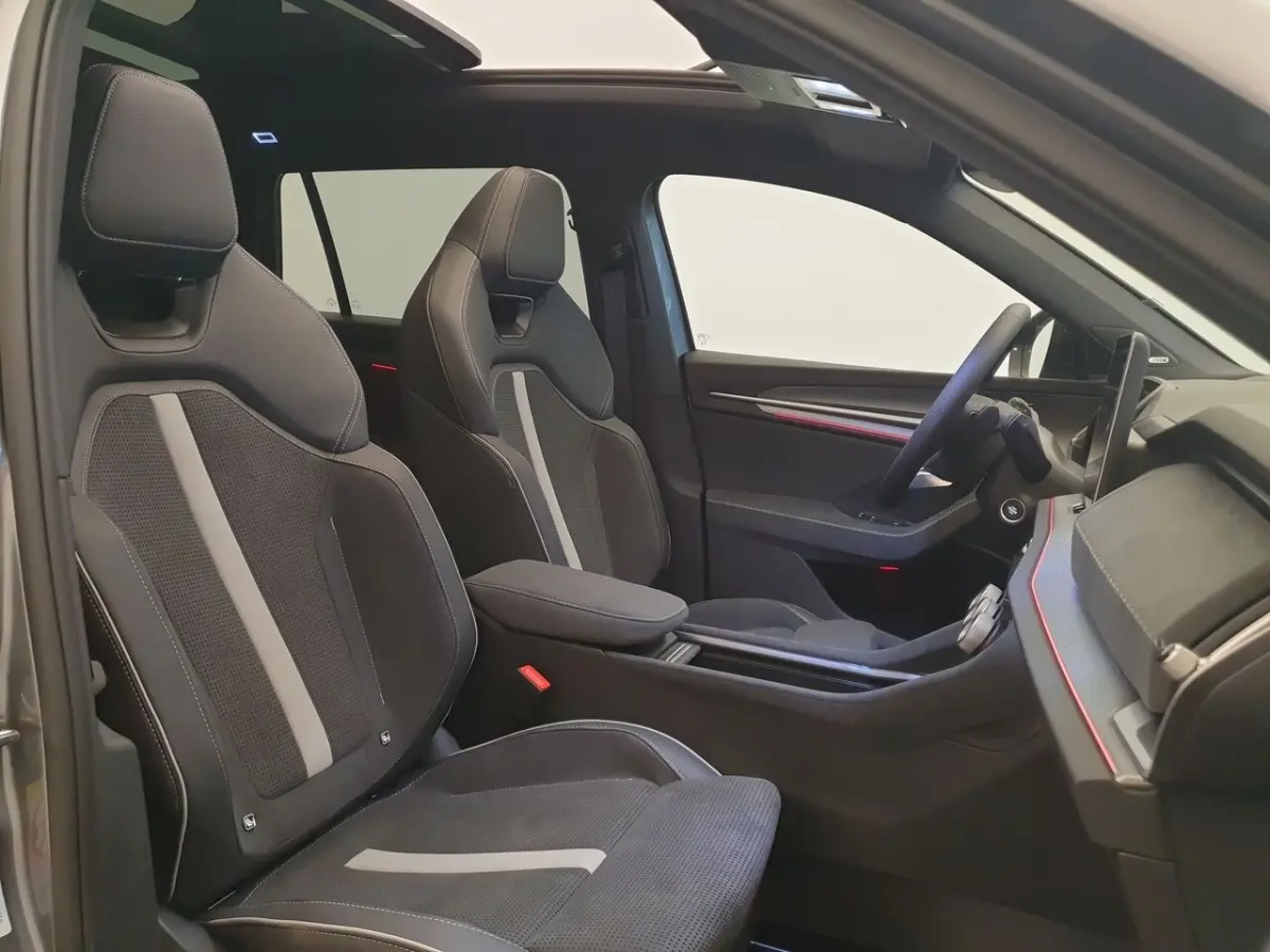 1.5 TSI PHEV 204pk DSG/AUT Sportline Business Panoramadak, Wegklapbare Trekhaak, 360 Camer