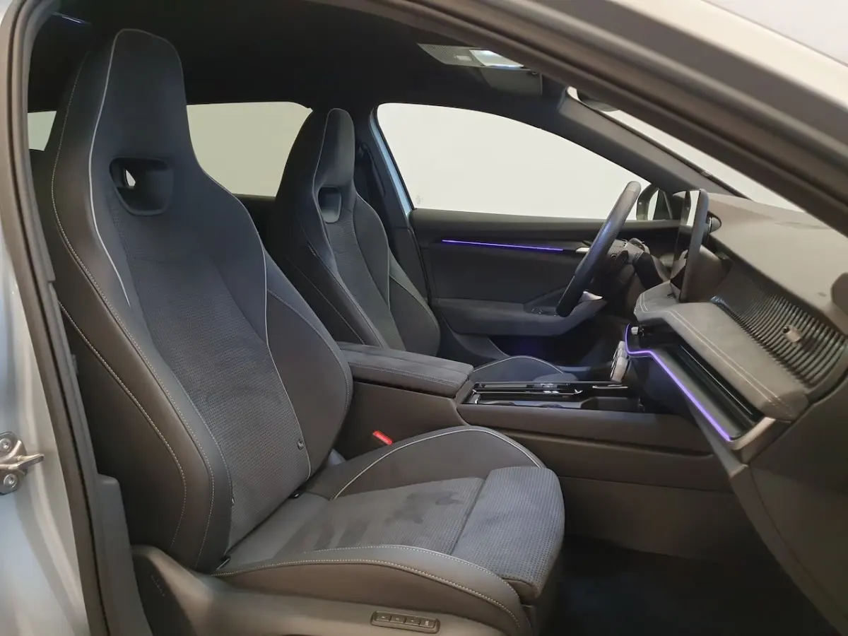 1.5 TSI 204pk DSG/AUT PHEV Sportline Wegklapbare Trekhaak, Camera, Winterpakket