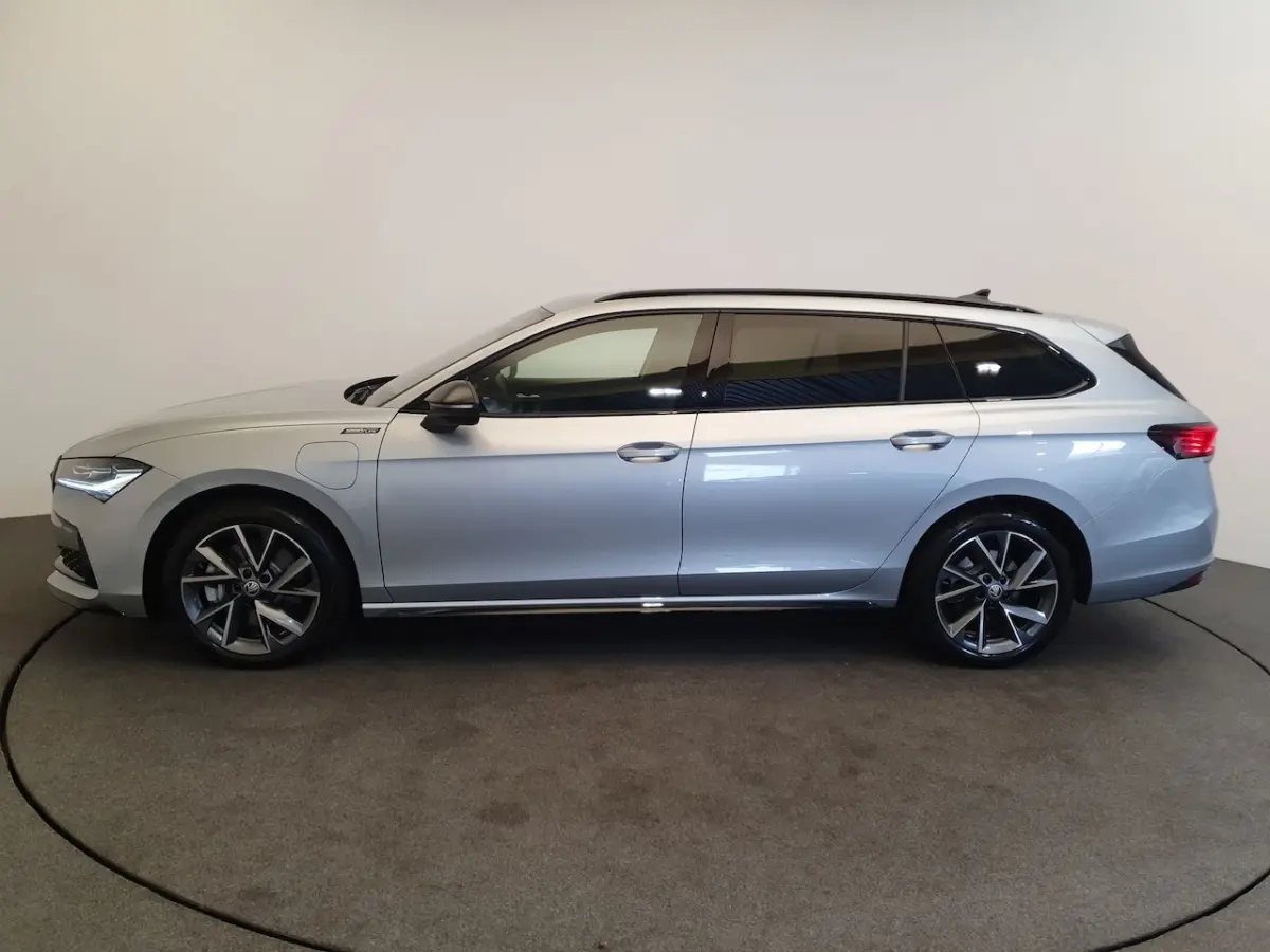 1.5 TSI 204pk DSG/AUT PHEV Sportline Wegklapbare Trekhaak, Camera, Winterpakket