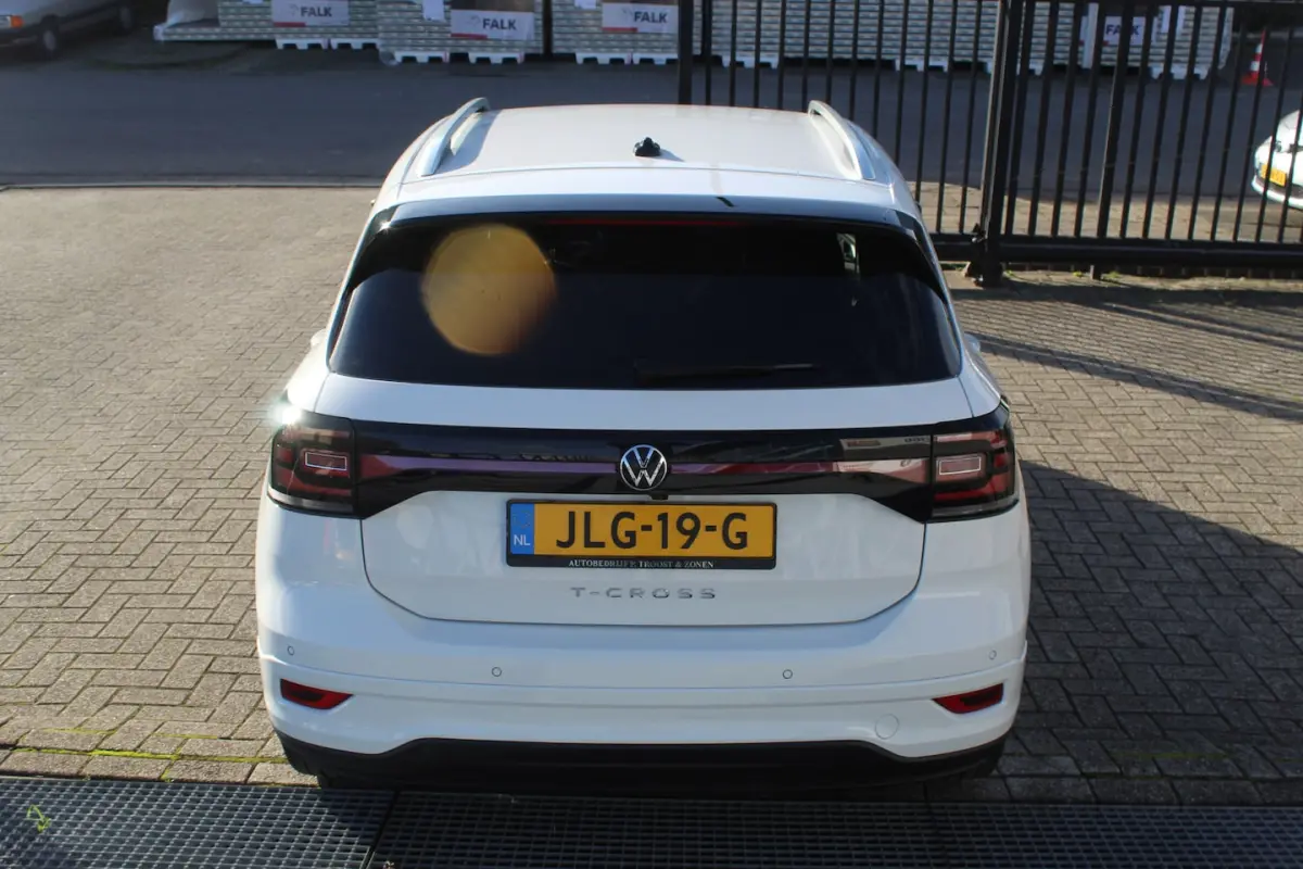 1.0 TSI R-Line Automaat/Navigatie/Apple carplay/Achteruitrijcamera/Virtueel dashboard/Adap