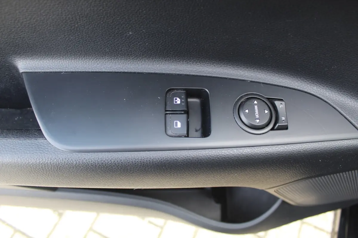 1.0 TGDI ComfortPlusLine Navigatie/Achteruitrijcamera/Airco/Led dagrijverlichting