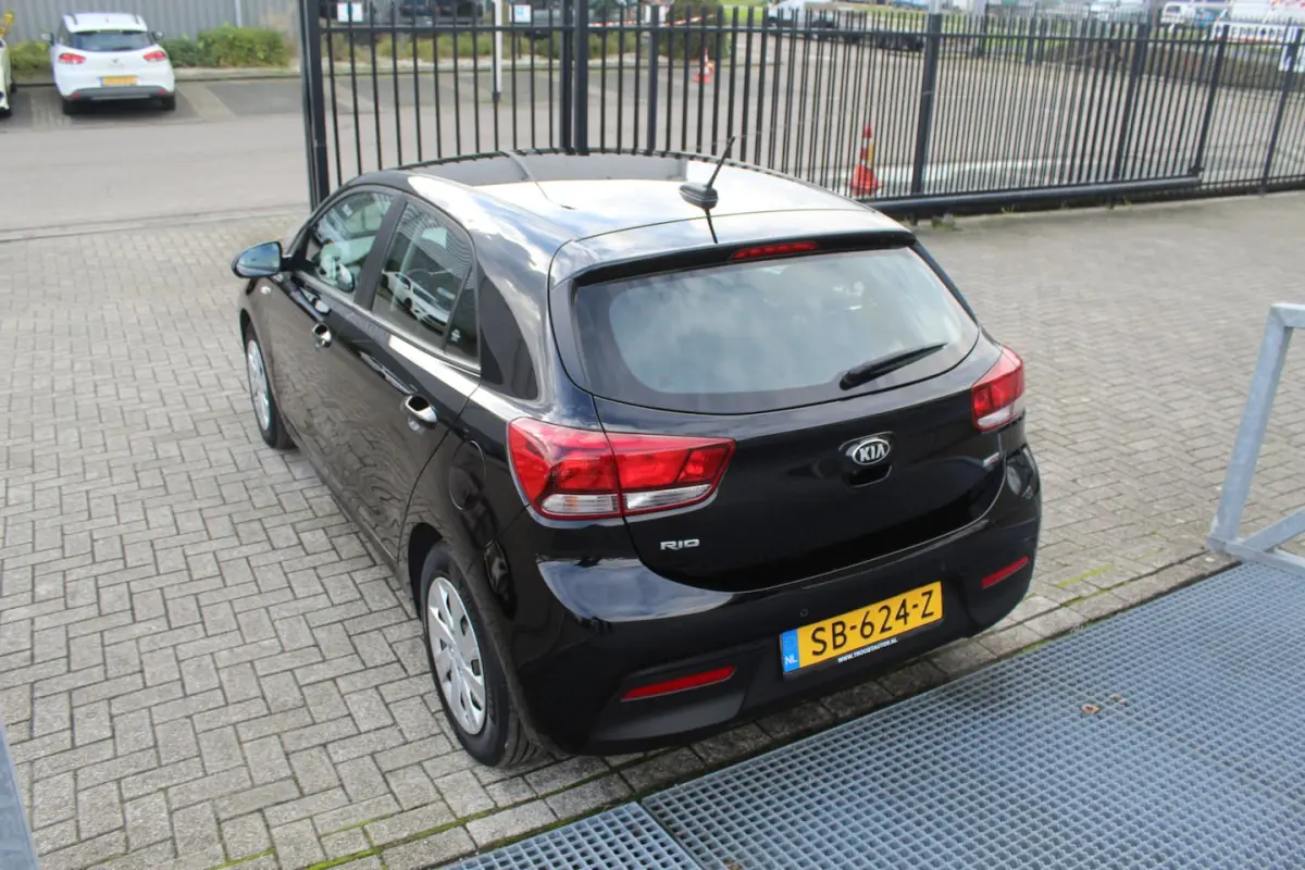 1.0 TGDI ComfortPlusLine Navigatie/Achteruitrijcamera/Airco/Led dagrijverlichting