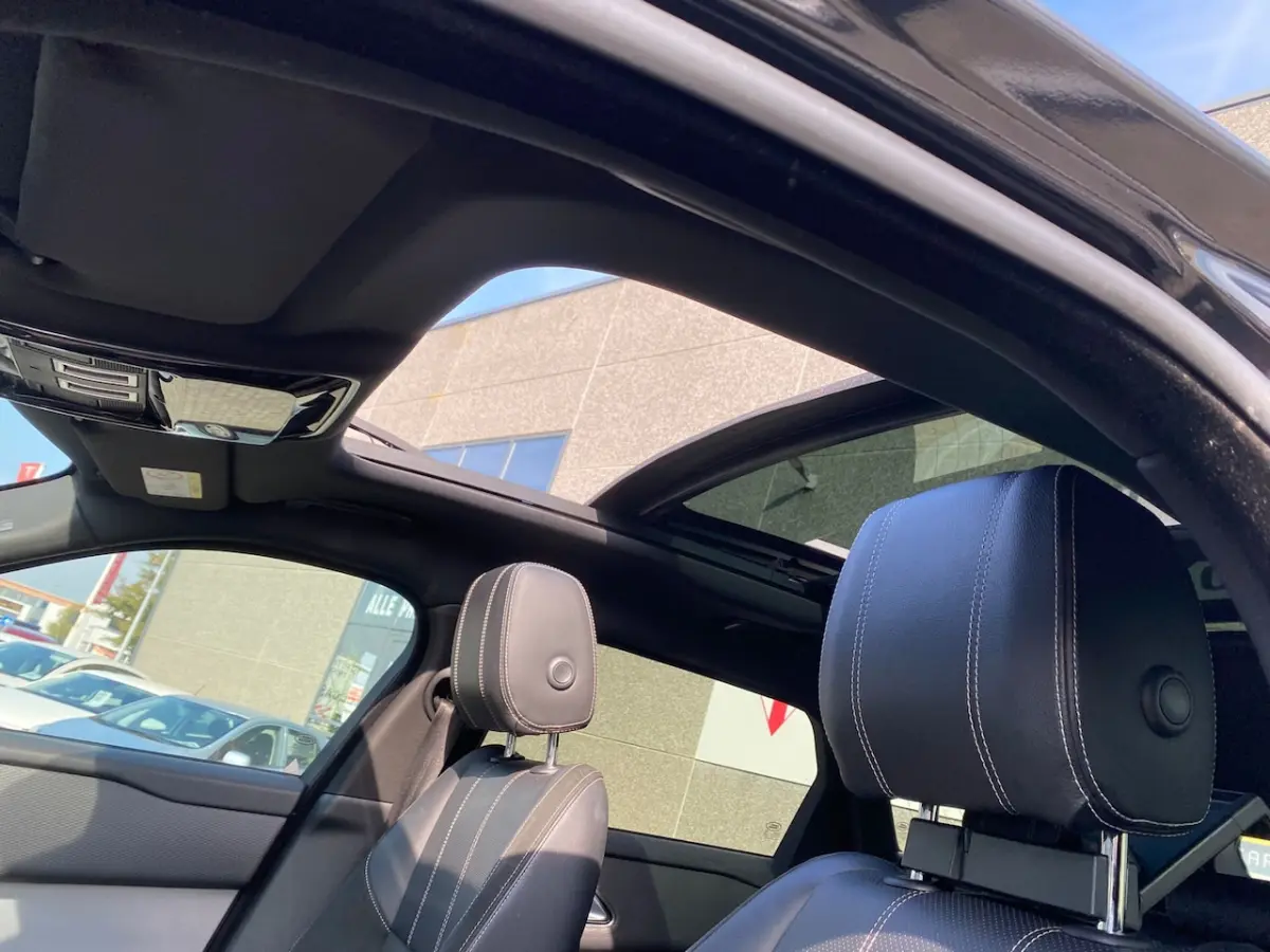2.0 P250 Turbo AWD R-Dynamic NL auto/Stoelverkoeling/Dealeronderhouden/Panoramadak/Lane as