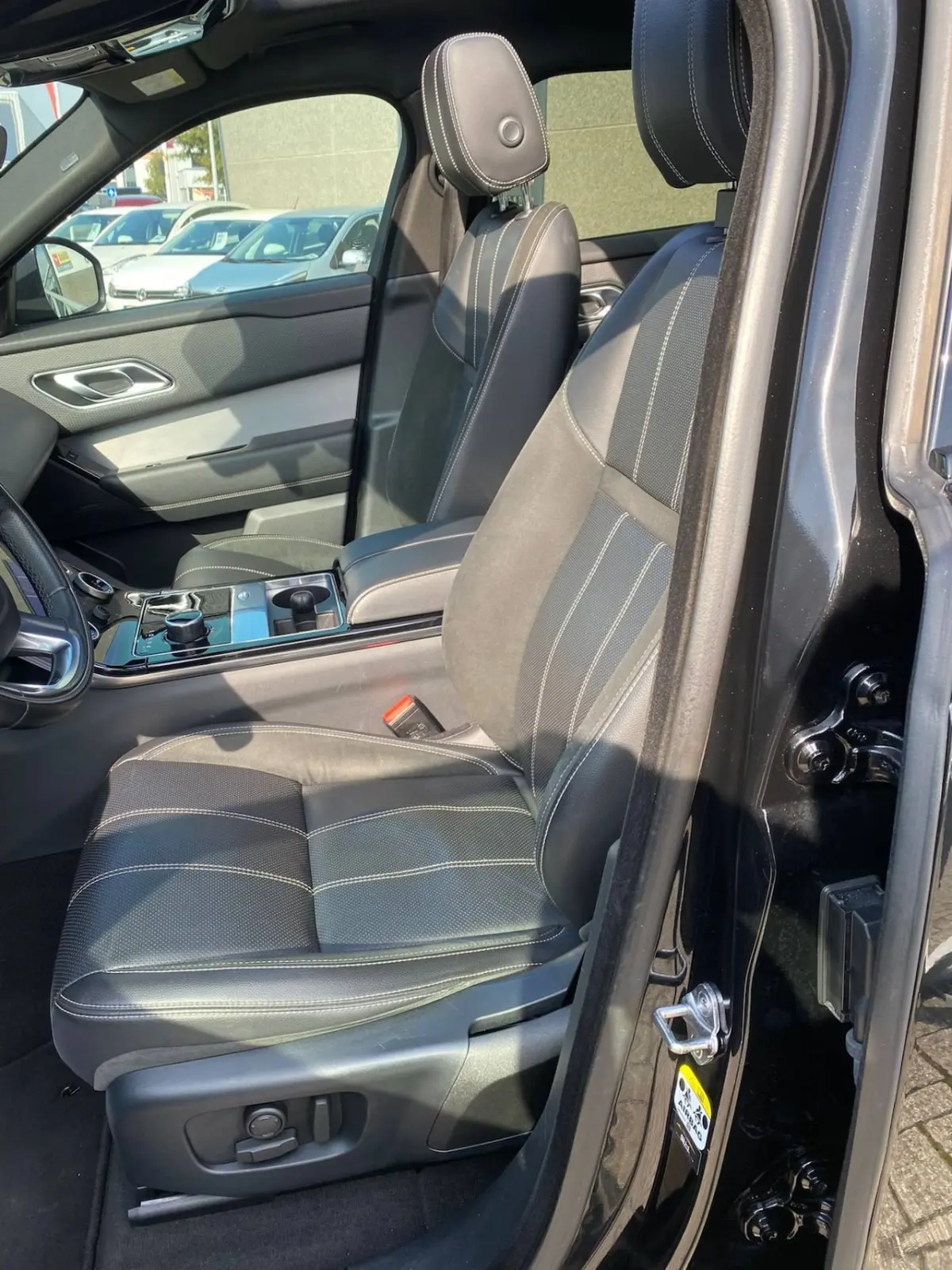 2.0 P250 Turbo AWD R-Dynamic NL auto/Stoelverkoeling/Dealeronderhouden/Panoramadak/Lane as