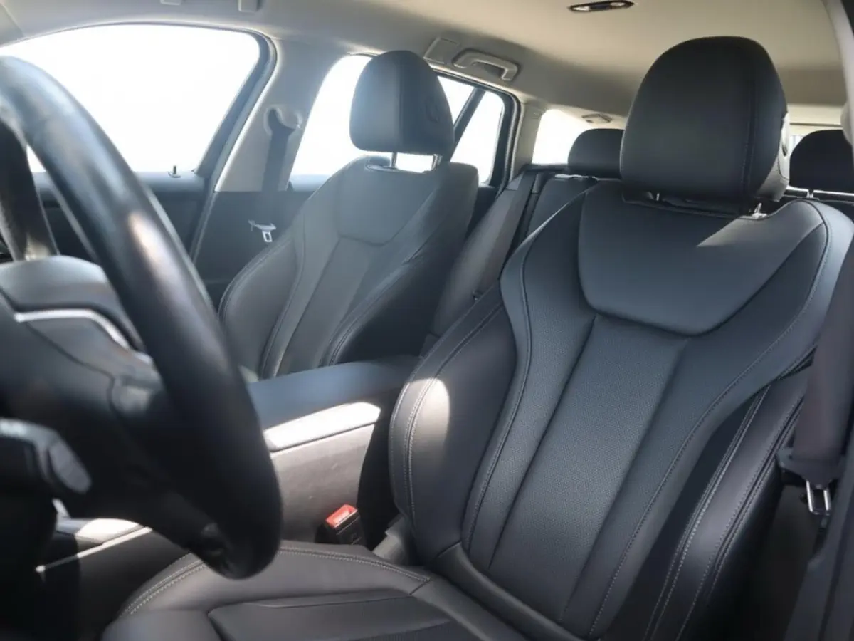 318i Business Edition Plus | Clima | Cruise | Multimedia/Navi | Stoel/-Stuurverwarming | L