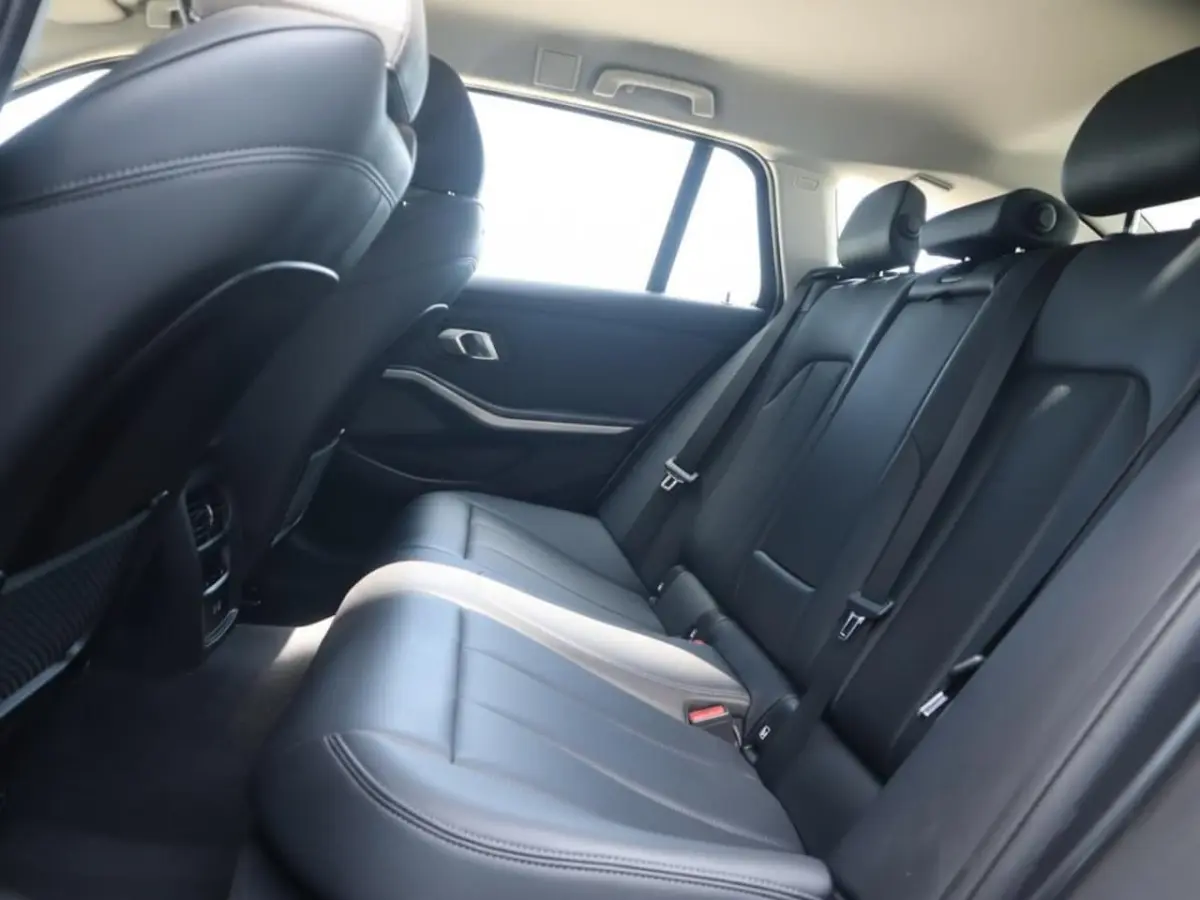 318i Business Edition Plus | Clima | Cruise | Multimedia/Navi | Stoel/-Stuurverwarming | L