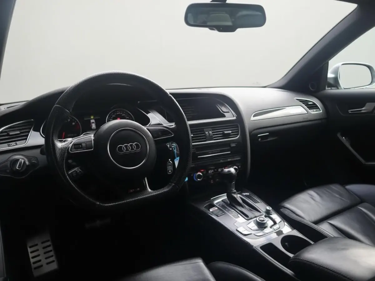 4.2 FSI RS 4 quattro | Nieuwe DB Ketting | Clima | Cruise | Multimedia/Navi | Leder | PDC