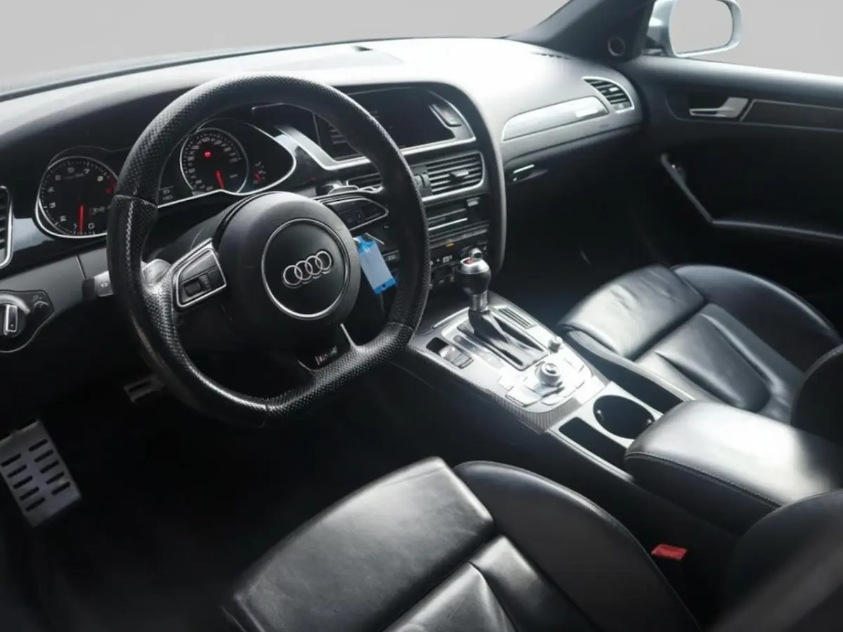 4.2 FSI RS 4 quattro | Nieuwe DB Ketting | Clima | Cruise | Multimedia/Navi | Leder | PDC