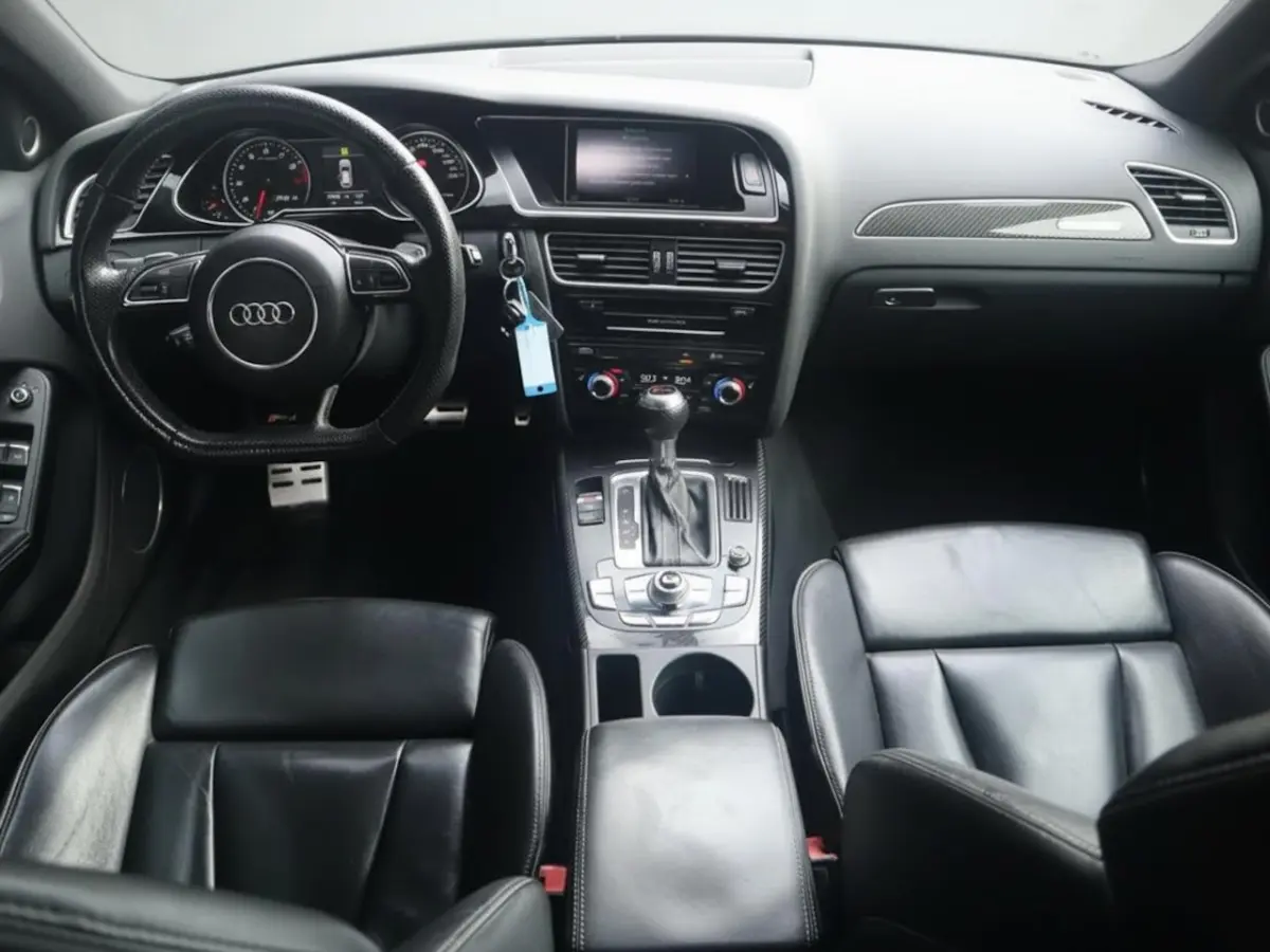 4.2 FSI RS 4 quattro | Nieuwe DB Ketting | Clima | Cruise | Multimedia/Navi | Leder | PDC