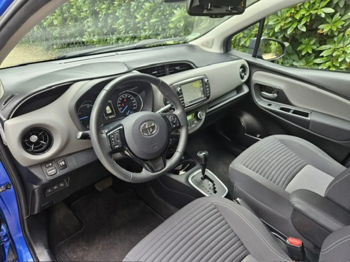 1.5 Hybrid Dynamic Navi/Keyless