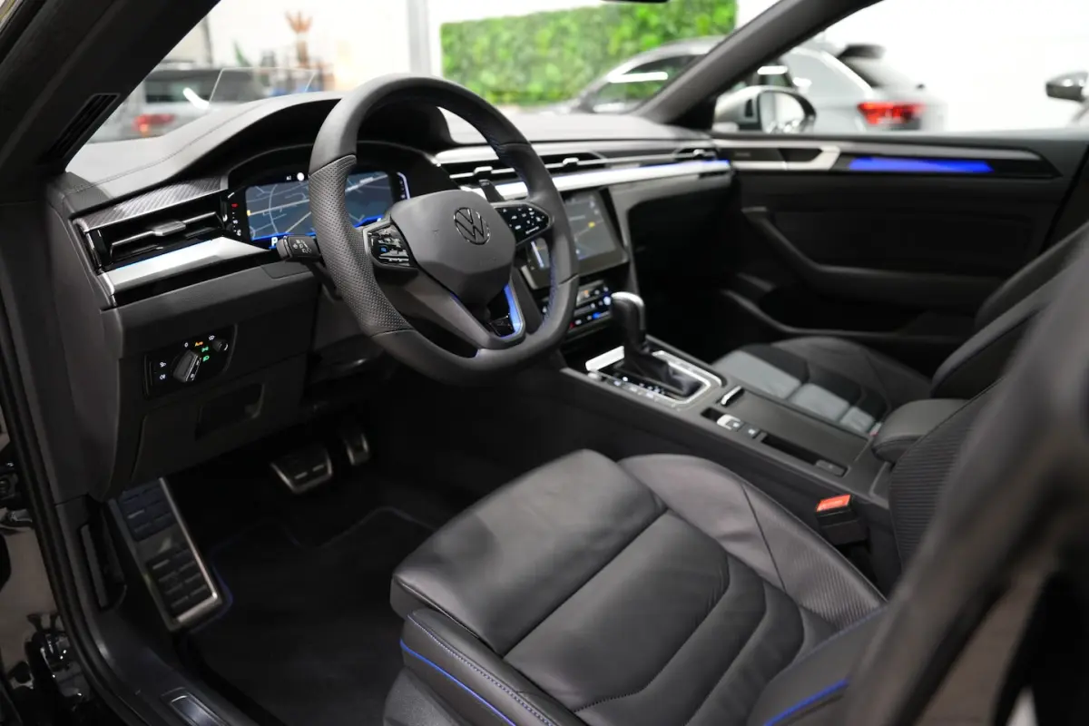 2.0 TSI R 320PK * Pano - Kuipstoelen - Trekhaak - 360Â° Cam - Harman Kardon - 20" - HeadUp