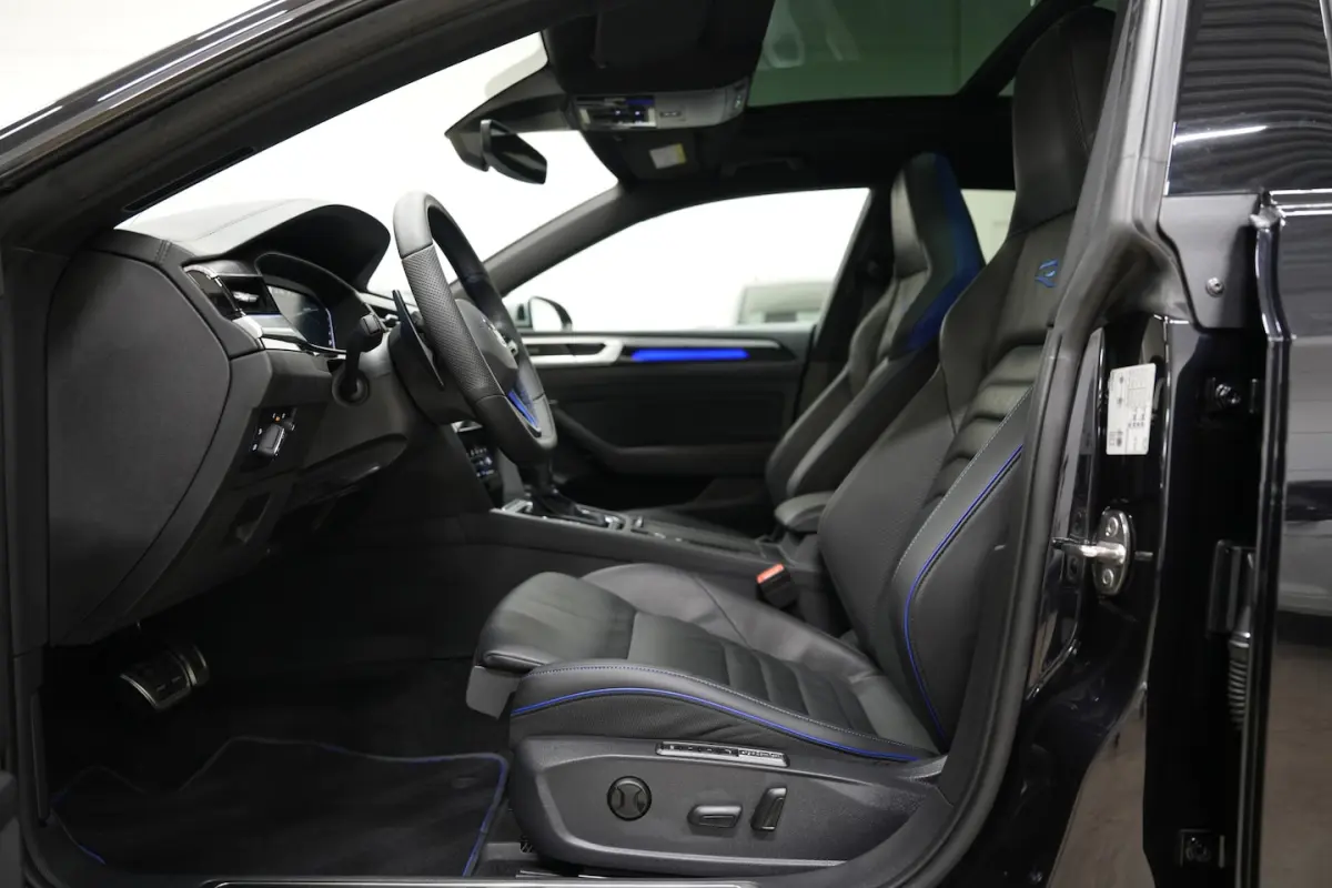 2.0 TSI R 320PK * Pano - Kuipstoelen - Trekhaak - 360Â° Cam - Harman Kardon - 20" - HeadUp