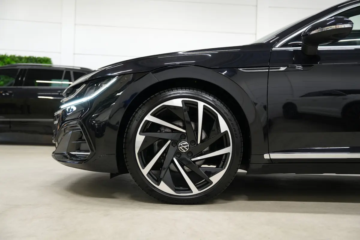 2.0 TSI R-Line * Kuipstoelen - Pano - 360Â° Cam - Harman Kardon - Keyless - 20" - Standkach