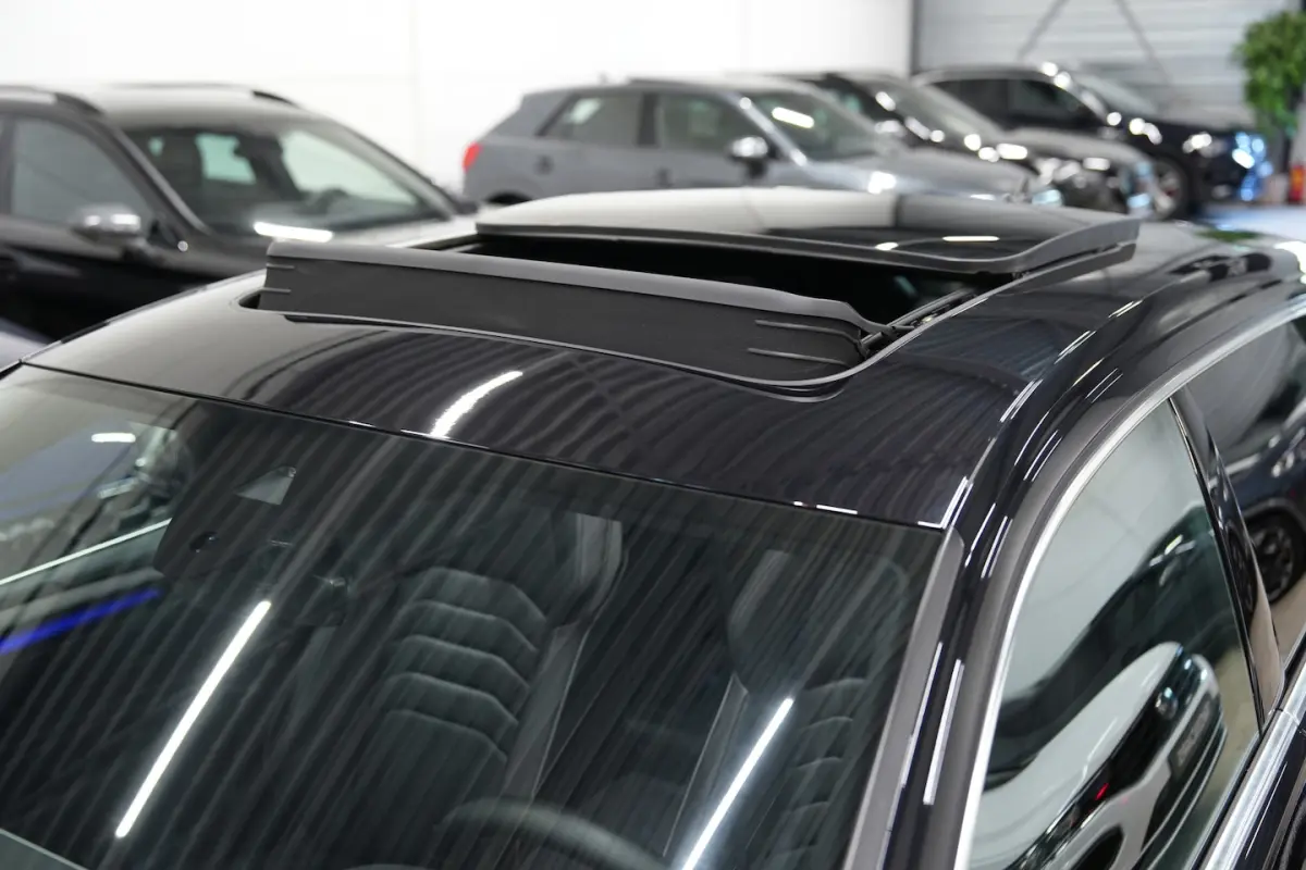 2.0 TSI R-Line * Kuipstoelen - Pano - 360Â° Cam - Harman Kardon - Keyless - 20" - Standkach