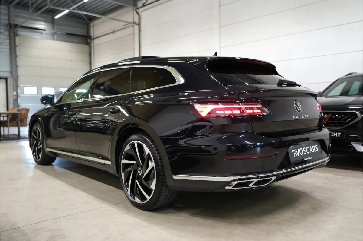 2.0 TSI R-Line * Kuipstoelen - Pano - 360Â° Cam - Harman Kardon - Keyless - 20" - Standkach
