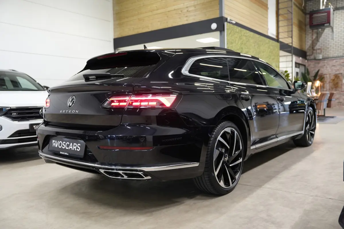 2.0 TSI R-Line * Kuipstoelen - Pano - 360Â° Cam - Harman Kardon - Keyless - 20" - Standkach