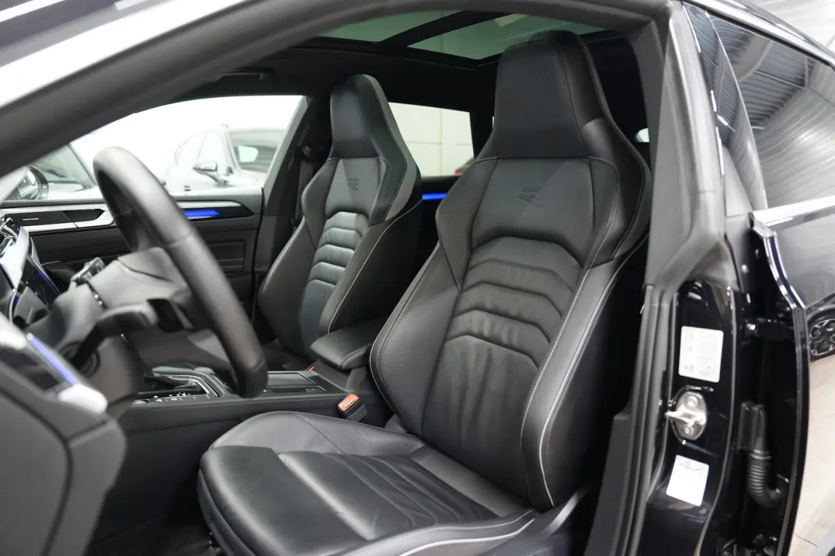 2.0 TSI R-Line * Kuipstoelen - Pano - 360Â° Cam - Harman Kardon - Keyless - 20" - Standkach