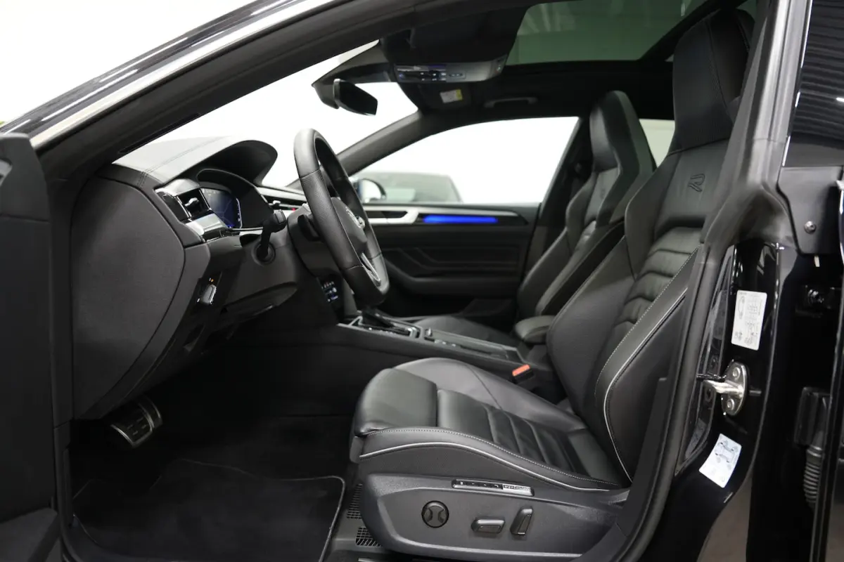 2.0 TSI R-Line * Kuipstoelen - Pano - 360Â° Cam - Harman Kardon - Keyless - 20" - Standkach