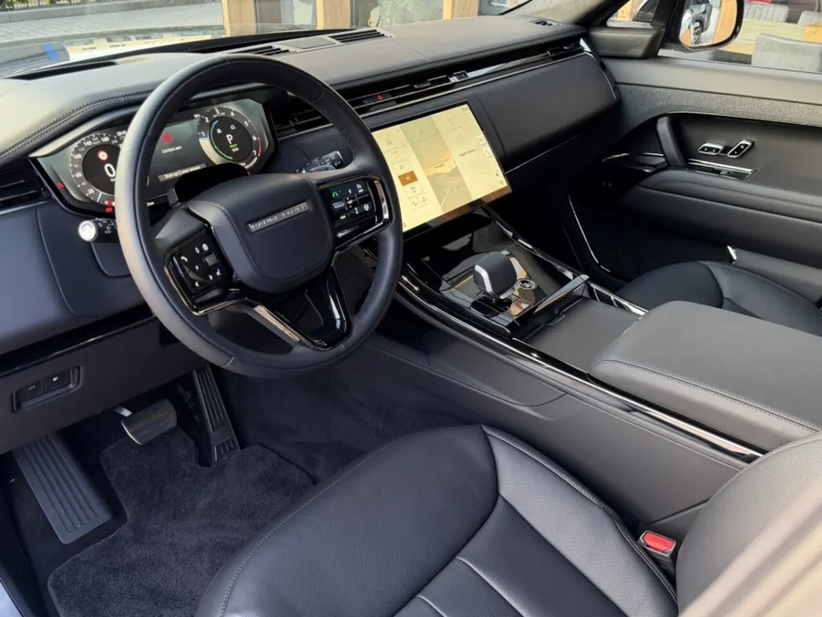 P550e Autobiography | Black Pack | Meridian Surround 3D | Trekha