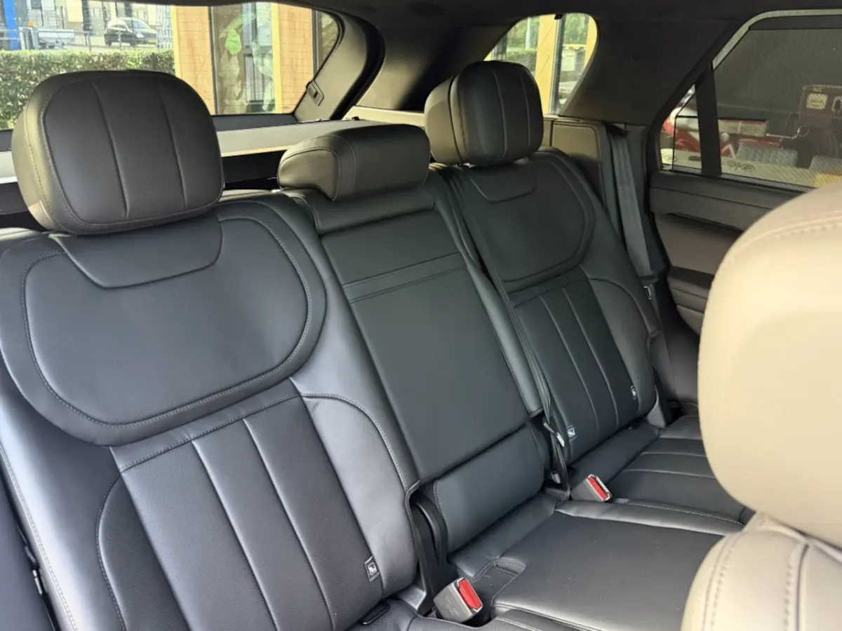 P550e Autobiography | Black Pack | Meridian Surround 3D | Trekha