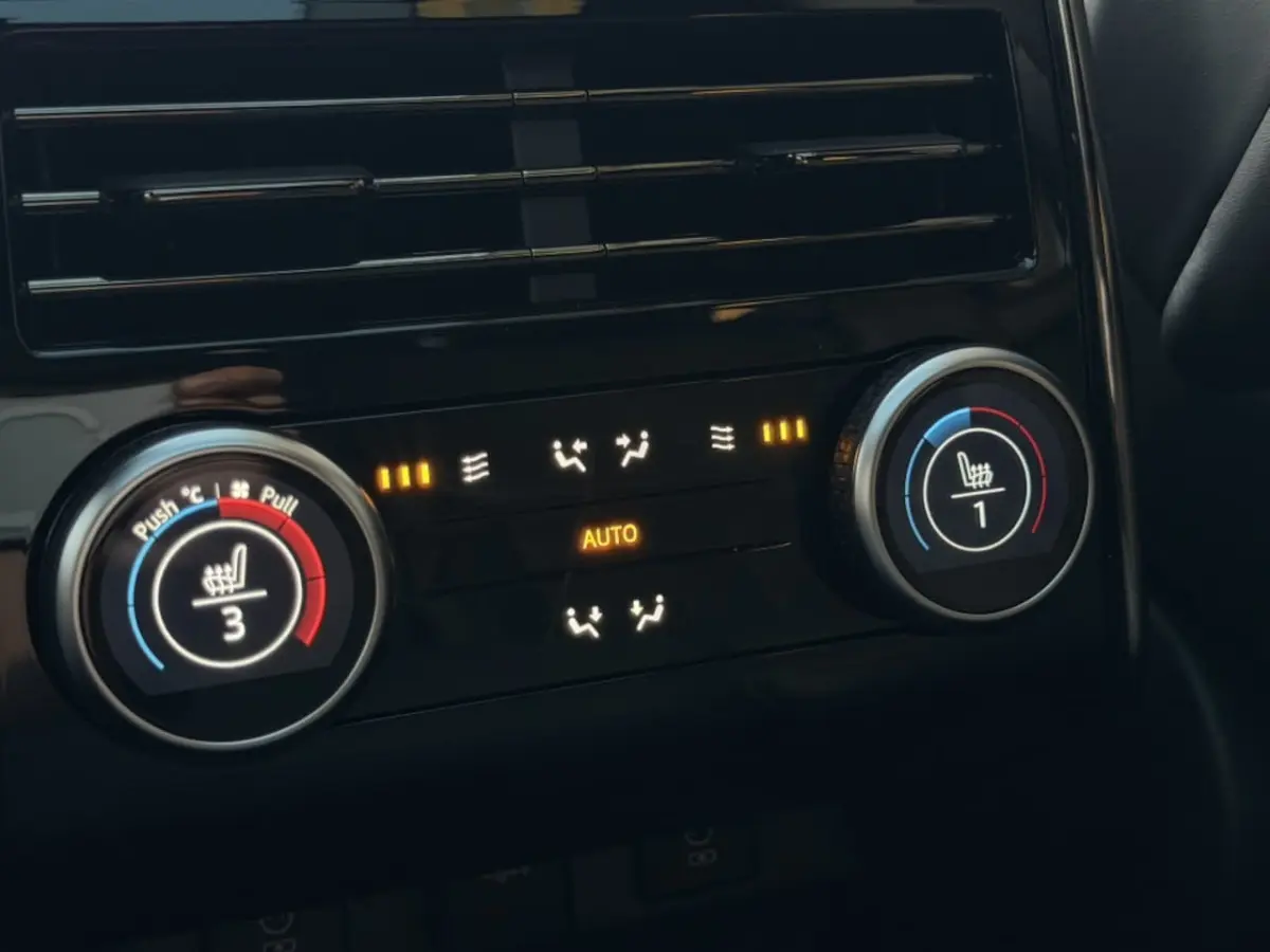 P550e Autobiography | Black Pack | Meridian Surround 3D | Trekha