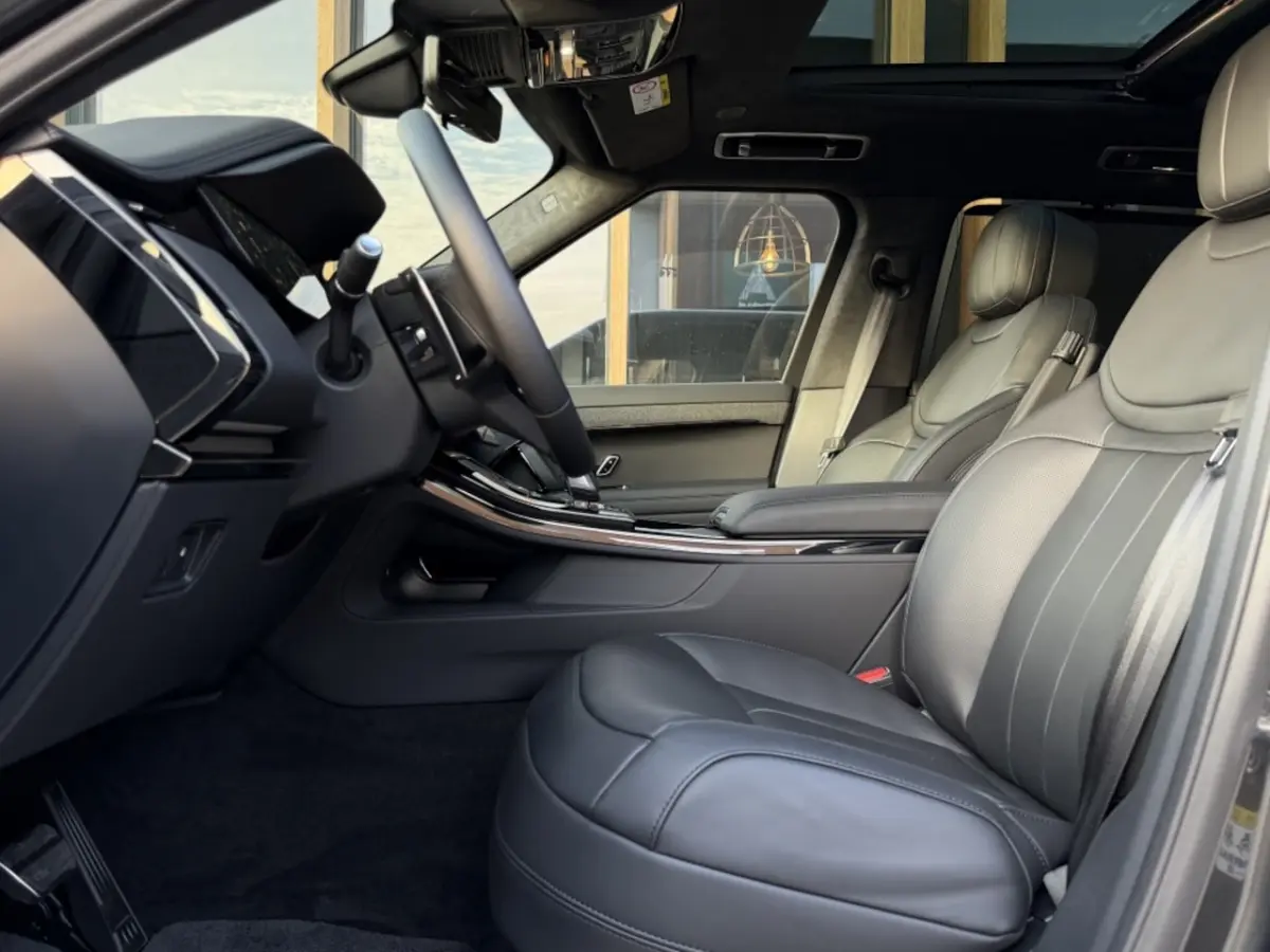 P550e Autobiography | Black Pack | Meridian Surround 3D | Trekha