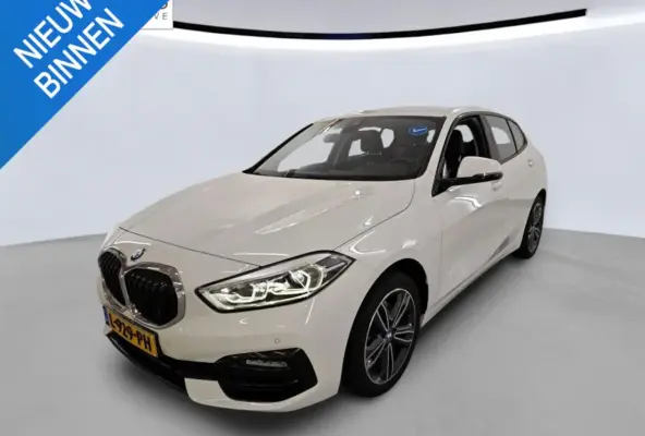 118i Business Edition NL-AUTO | NAVI | STUUR EN STOEL VERWARMING