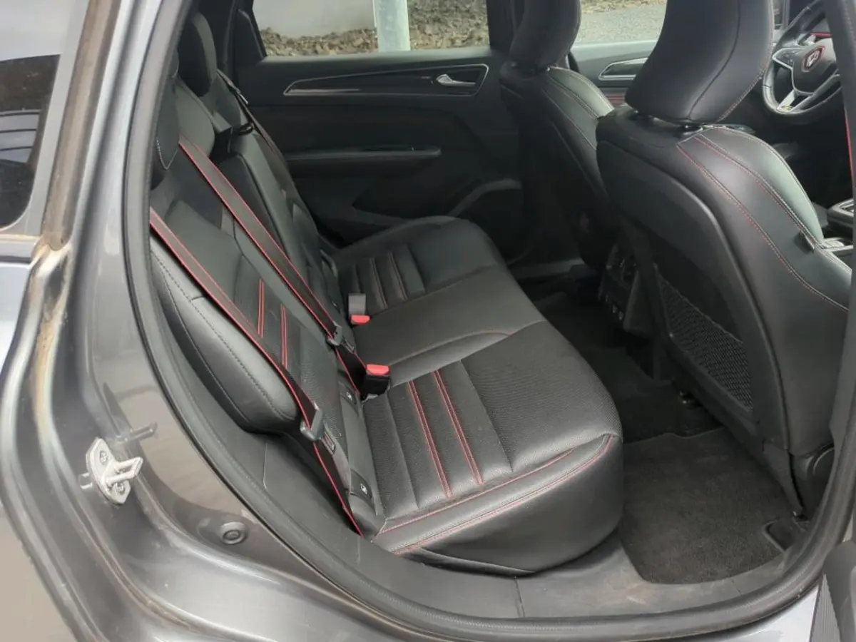 1.6 E-Tech Hybrid 145 R.S. Line NL-AUTO | STOELVERWARMING | HYRBIDE