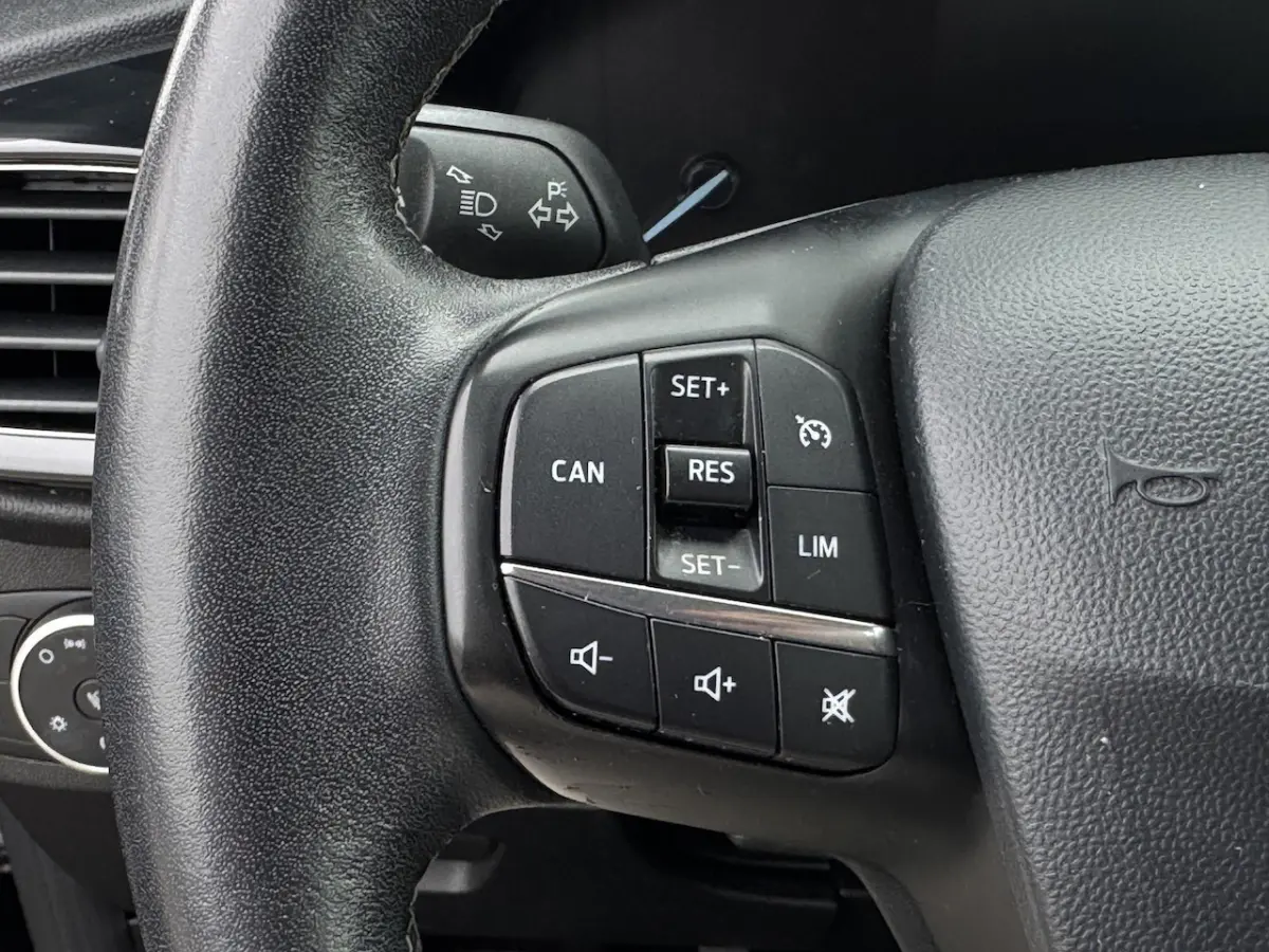 1.0 EcoBoost Titanium NL-AUTO | CAMERA | NAVI | CARPLAY