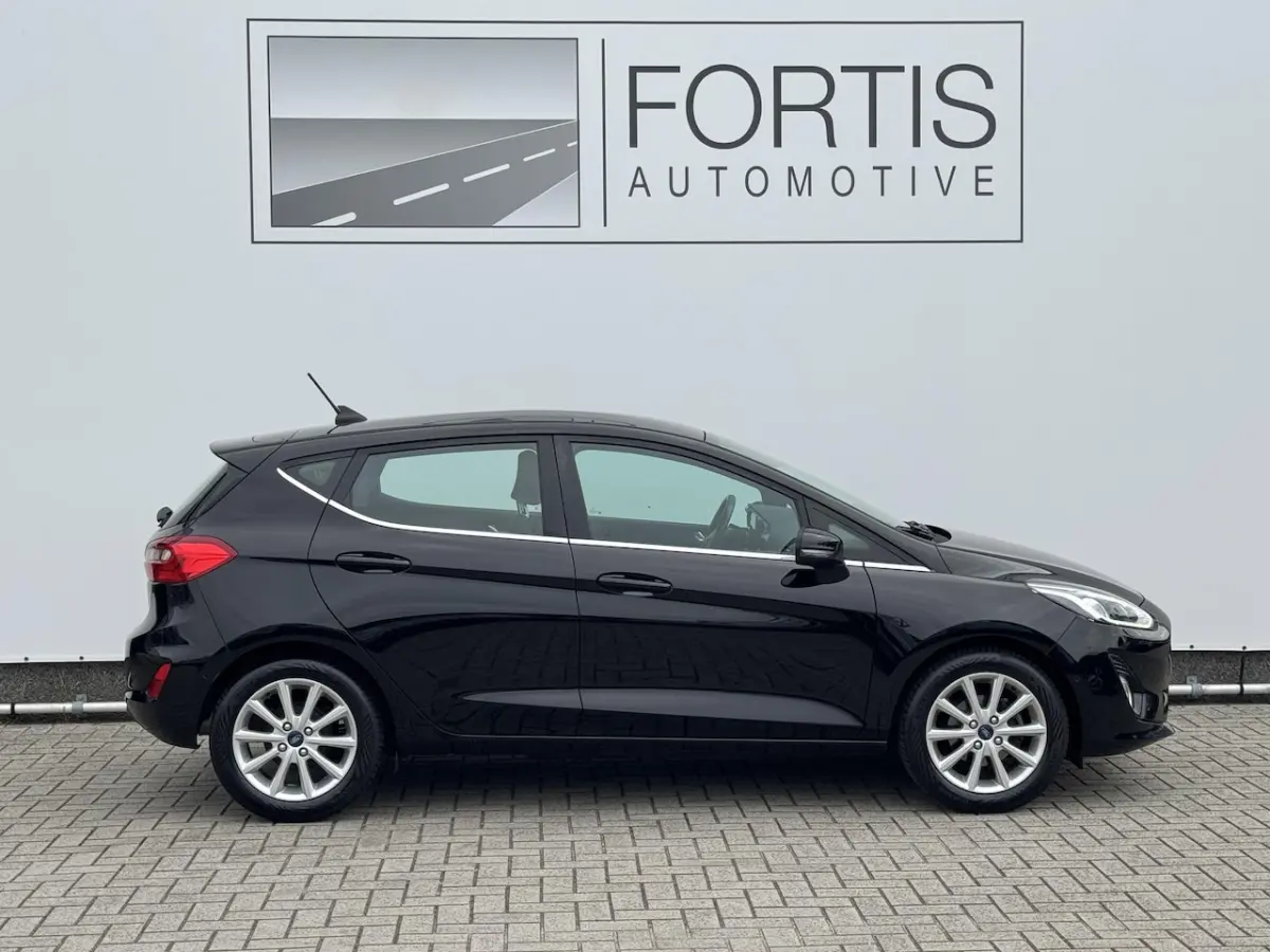 1.0 EcoBoost Titanium NL-AUTO | CAMERA | NAVI | CARPLAY