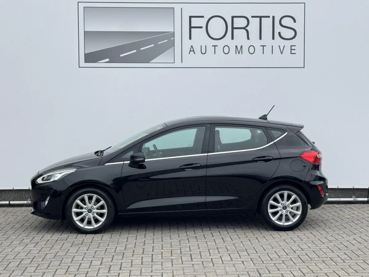 1.0 EcoBoost Titanium NL-AUTO | CAMERA | NAVI | CARPLAY