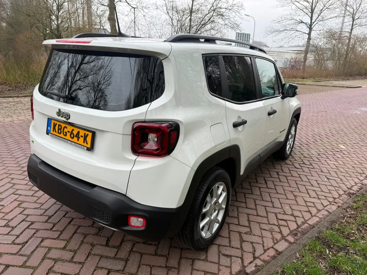 1.5T e-Hybrid Longitude aut. 1 Eig. B.j.5-2024 15000km Led Verl. Camera