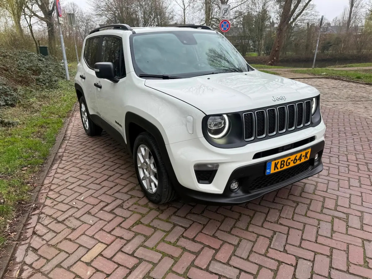 1.5T e-Hybrid Longitude aut. 1 Eig. B.j.5-2024 15000km Led Verl. Camera