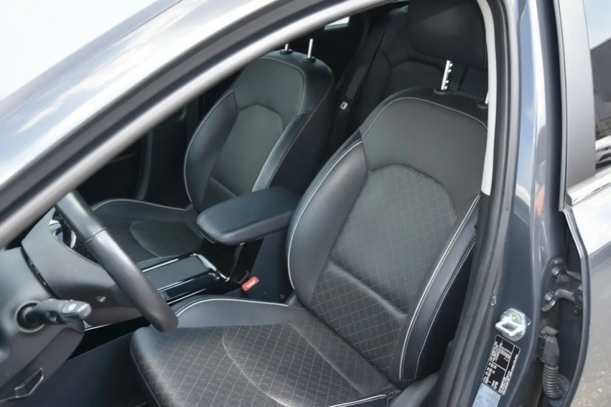 Ceed 1.6 GDI PHEV ExecutiveLine | PLUG IN | LEDER | PANORAMADAK |