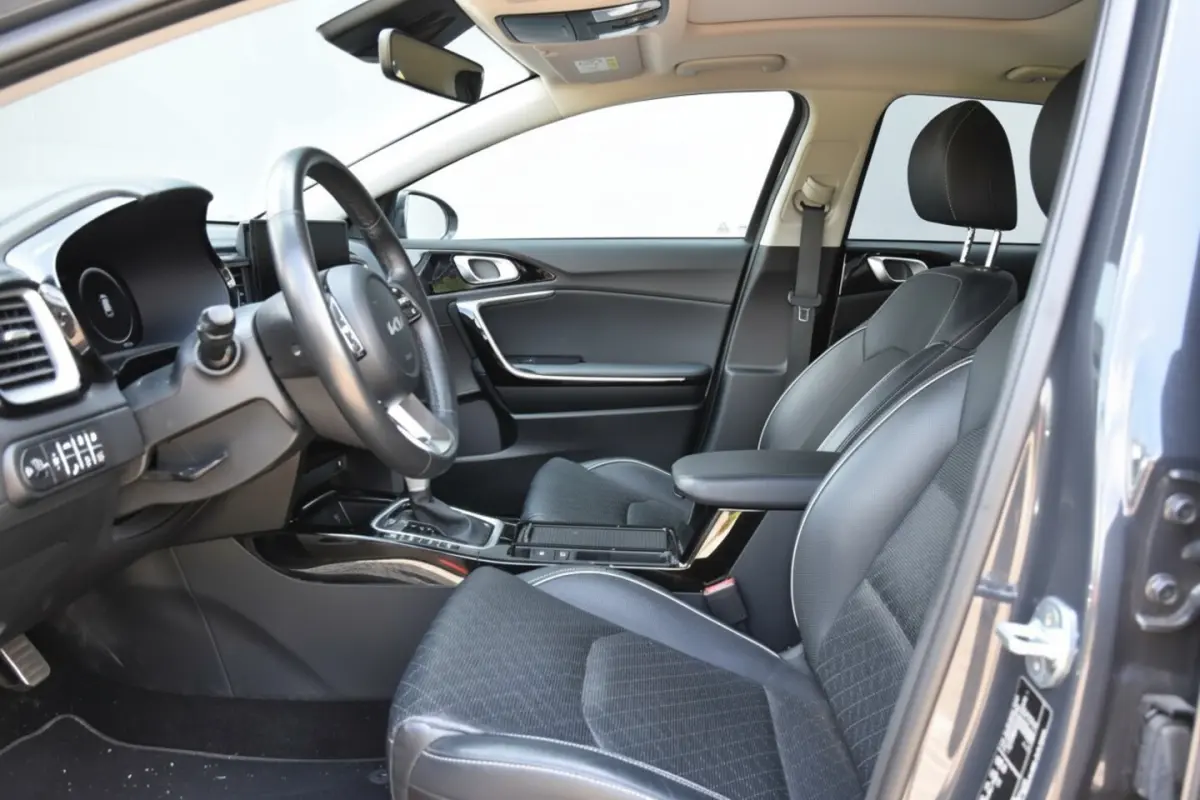 Ceed 1.6 GDI PHEV ExecutiveLine | PLUG IN | LEDER | PANORAMADAK |
