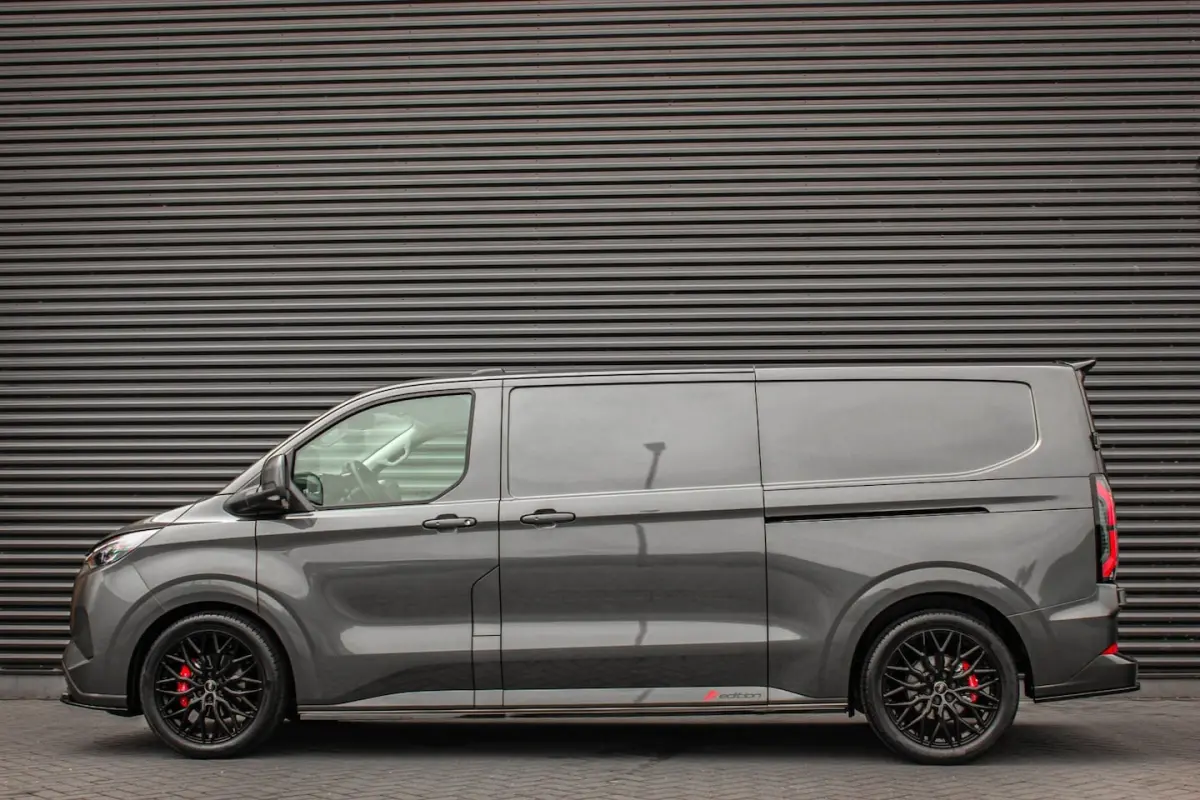 340 L2H1 Limited 71kWh 218PK / JB- EDITON / CAMERA / 370KM RANGE / APPLE CARPLAY /DRIVERS-