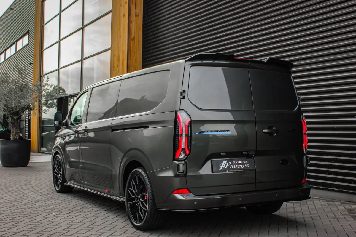 340 L2H1 Limited 71kWh 218PK / JB- EDITON / CAMERA / 370KM RANGE / APPLE CARPLAY /DRIVERS-