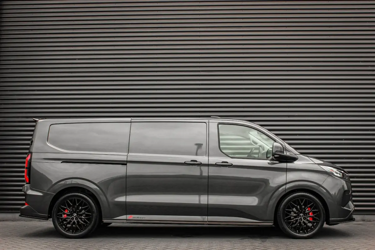 340 L2H1 Limited 71kWh 218PK / JB- EDITON / CAMERA / 370KM RANGE / APPLE CARPLAY /DRIVERS-