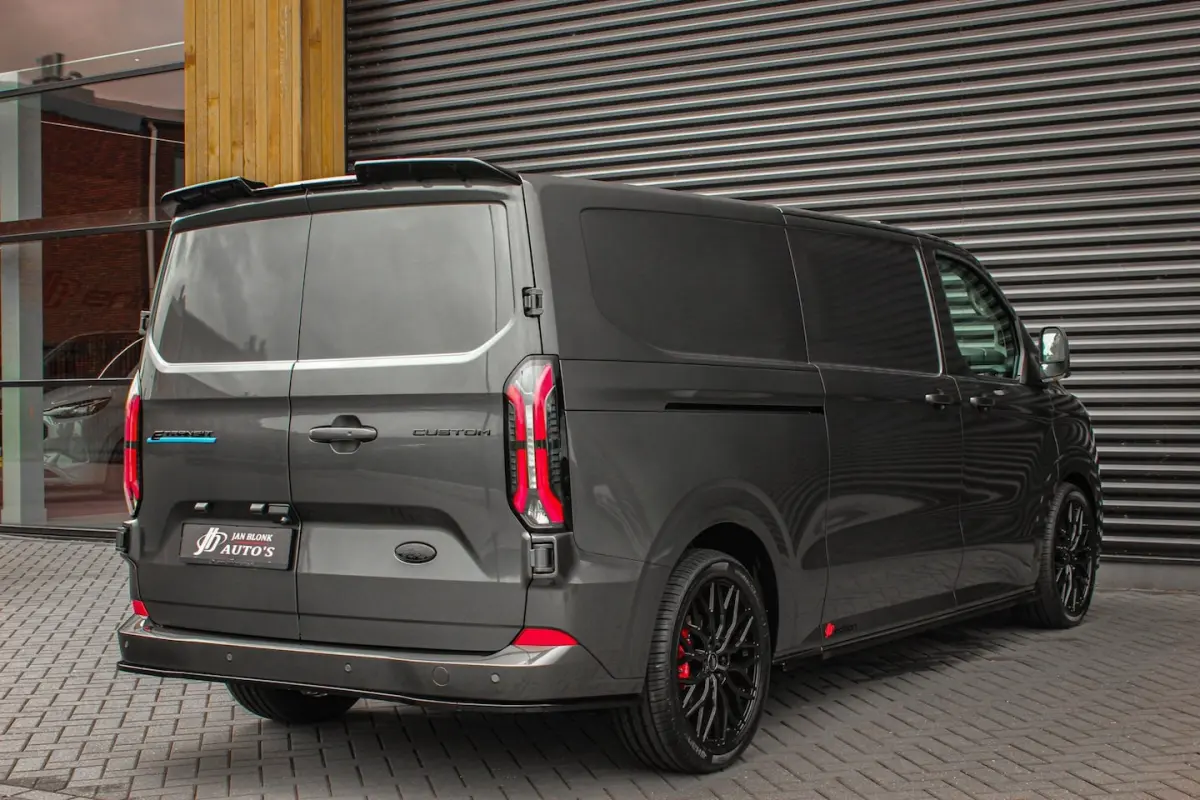 340 L2H1 Limited 71kWh 218PK / JB- EDITON / CAMERA / 370KM RANGE / APPLE CARPLAY /DRIVERS-