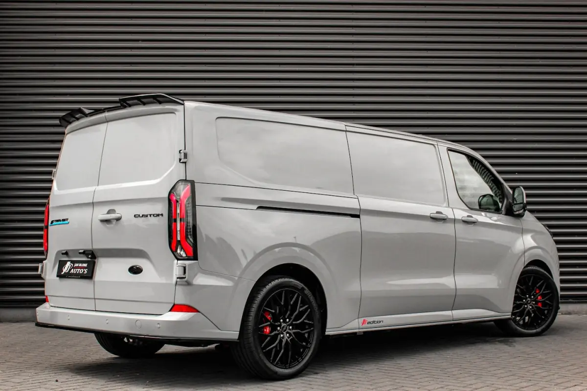 340 L2H1 Limited 71kWh 218PK / JB- EDITON / CAMERA / 370KM RANGE / APPLE CARPLAY /DRIVERS-