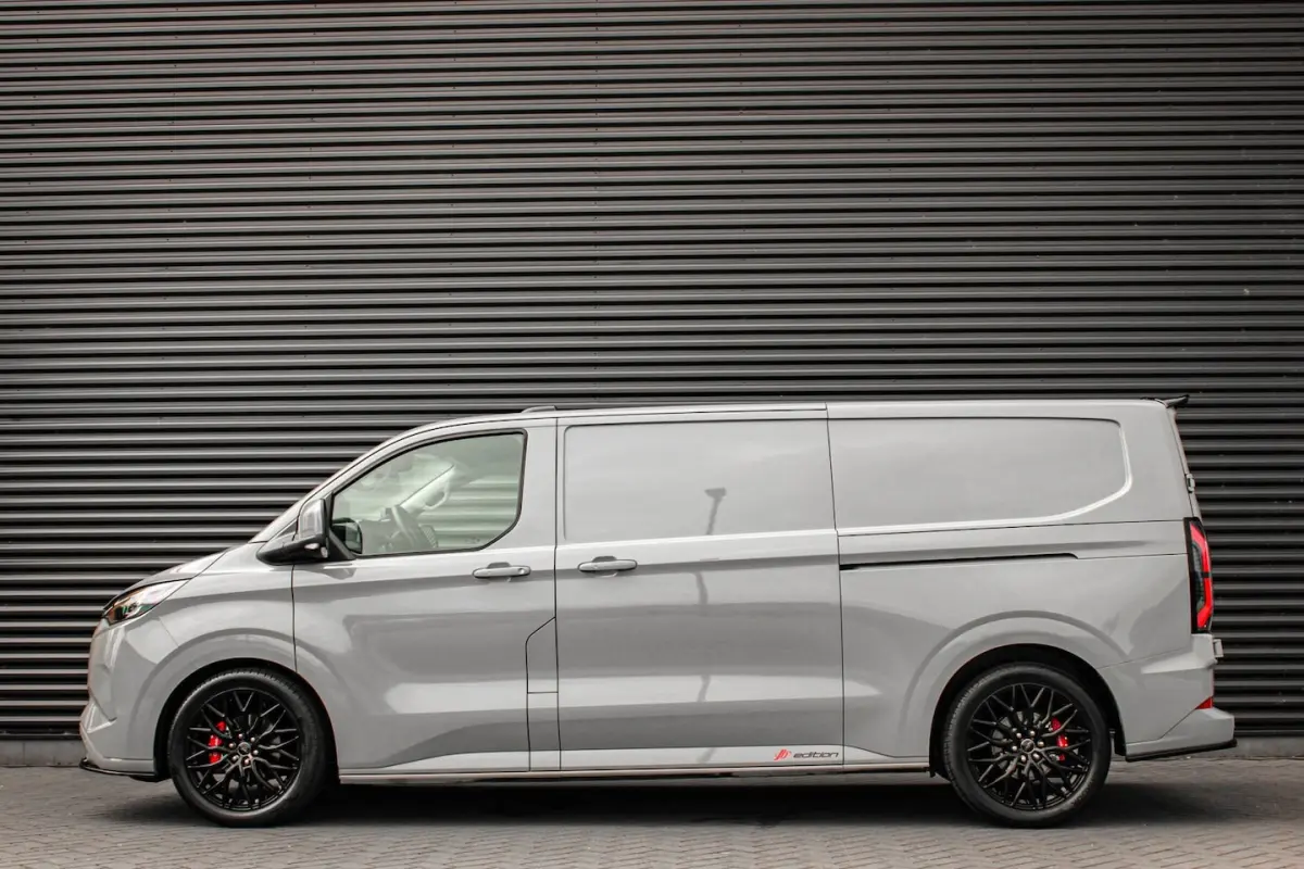 340 L2H1 Limited 71kWh 218PK / JB- EDITON / CAMERA / 370KM RANGE / APPLE CARPLAY /DRIVERS-
