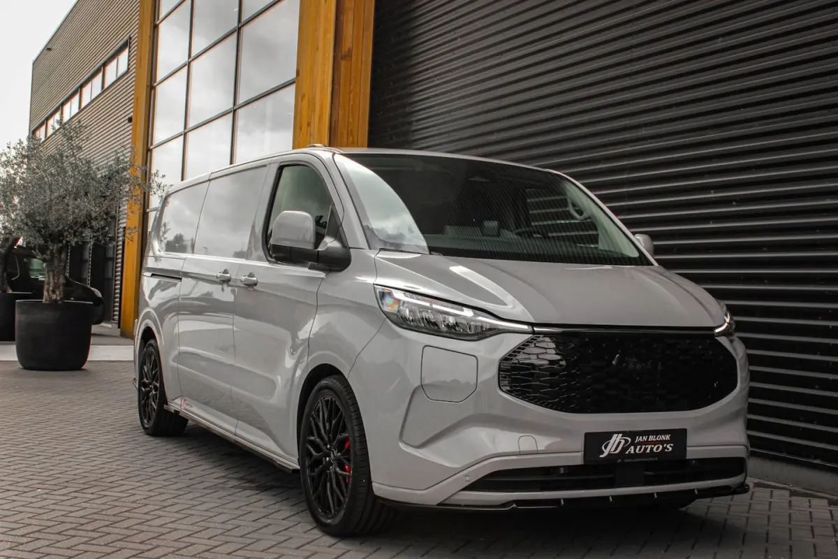 340 L2H1 Limited 71kWh 218PK / JB- EDITON / CAMERA / 370KM RANGE / APPLE CARPLAY /DRIVERS-